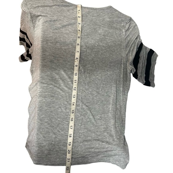 Caution To The Wind Loose Fit Strappy V-neck Short Sleeve Tee MED - Picture 7 of 9